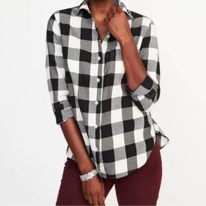 Old Navy Black and White Checkered Button Down Shirt